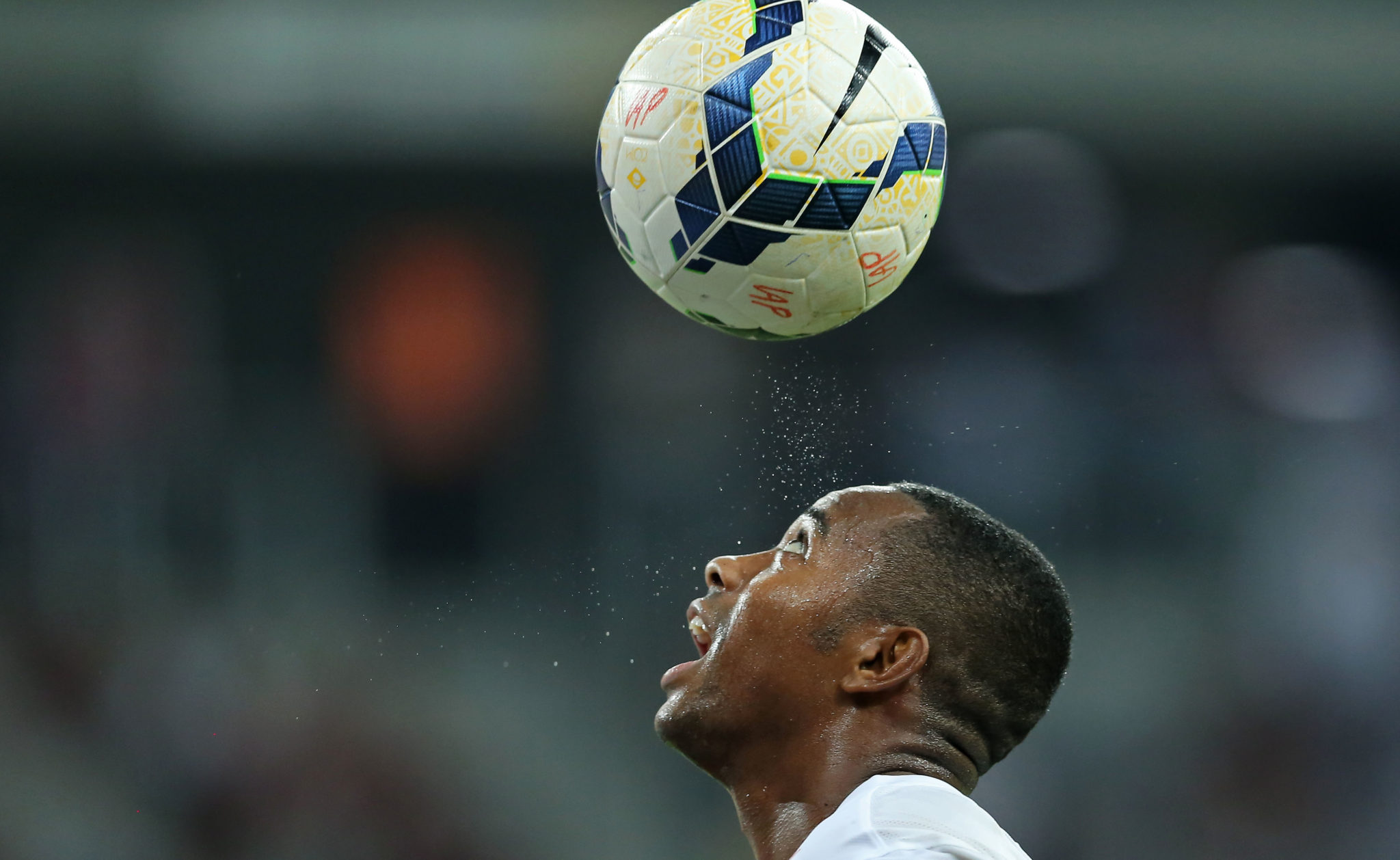 CURITIBA, BRAZIL - NOVEMBER 19: Robinho of Santos during the match between Atletico-PR and Santos for the Brazilian Series A 2014 at Arena da Baixada on November 19, 2014 in Curitiba, Brazil. (Photo by Heuler Andrey/Getty Images)