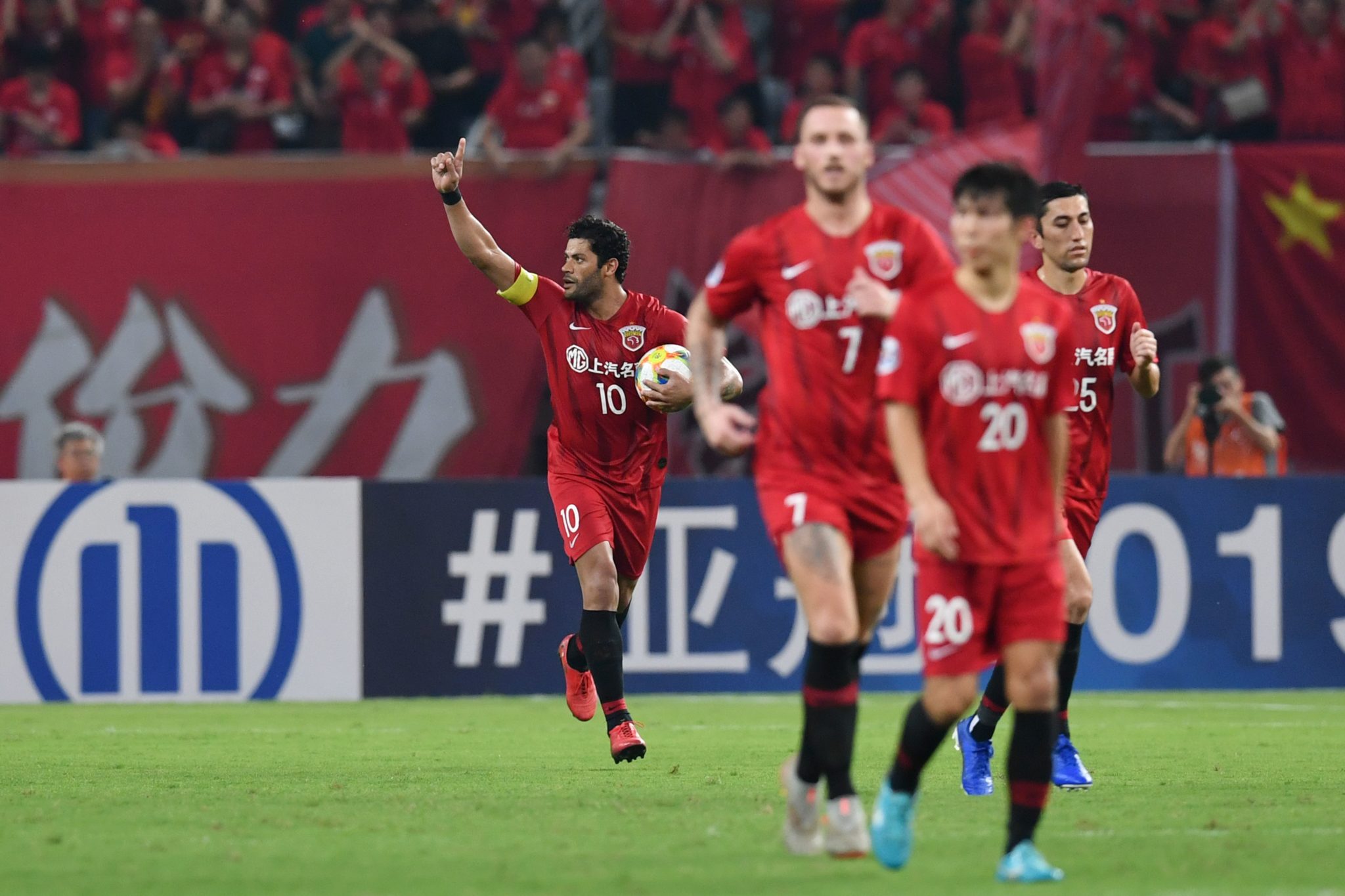 Shanghai SIPG's Hulk celebrates after scoring against Urawa Red Diamonds's during their AFC Champions League quarter-final football match at Shanghai Stadium in Shanghai on August 27, 2019. (Photo by HECTOR RETAMAL / AFP)        (Photo credit should read HECTOR RETAMAL/AFP via Getty Images)