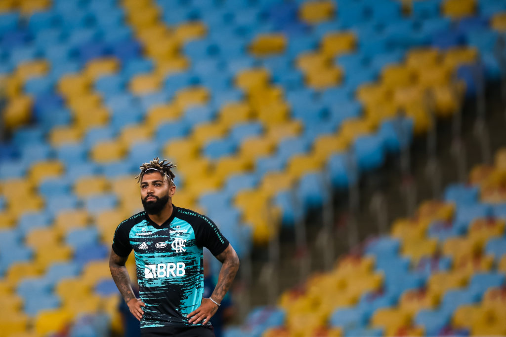 RIO DE JANEIRO, BRAZIL - JULY 08: Gabriel Barbosa of Flamengo warms up prior to the match between Flamengo and Fluminense as part of the Taca Rio, the Second Leg of the Carioca State Championship at Maracana Stadium on July 8, 2020 in Rio de Janeiro, Brazil. The match is played behind closed doors and further precautionary measures against the coronavirus (COVID - 19) Pandemic. (Photo by Buda Mendes/Getty Images)