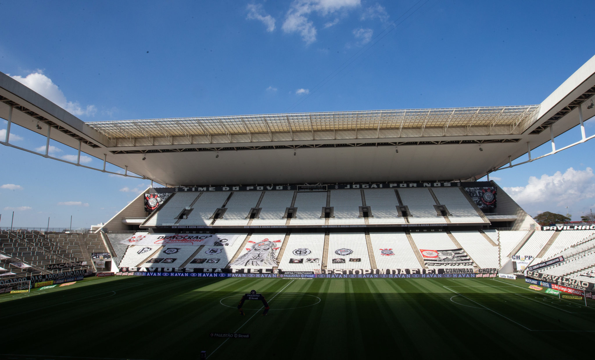 SAO PAULO, BRAZIL - AUGUST 02: A general view of the stadium before the match between Corinthians and Mirassol  as part of the State Championship Semi-Final at Arena Corinthians on August 2, 2020 in Sao Paulo, Brazil. The match is played behind closed doors and with precautionary measures against the spread of coronavirus (COVID-19).   (Photo by Alexandre Schneider/Getty Images)