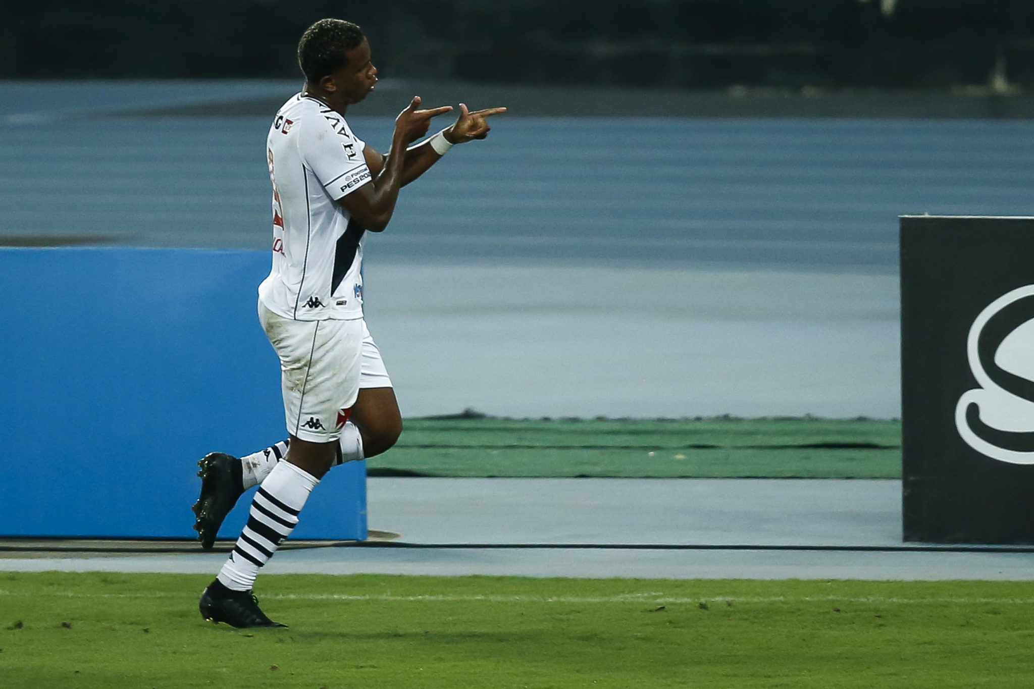 RIO DE JANEIRO, BRAZIL - SEPTEMBER 13: Ribamar of  Vasco da Gama celebrates after scoring the first goal of his team during the match between Botafogo and Vasco da Gama as part of the 2020 Brasileirao Series A at Engenhao Stadium on September 13, 2020 in Rio de Janeiro, Brazil. (Photo by Bruna Prado/Getty Images)