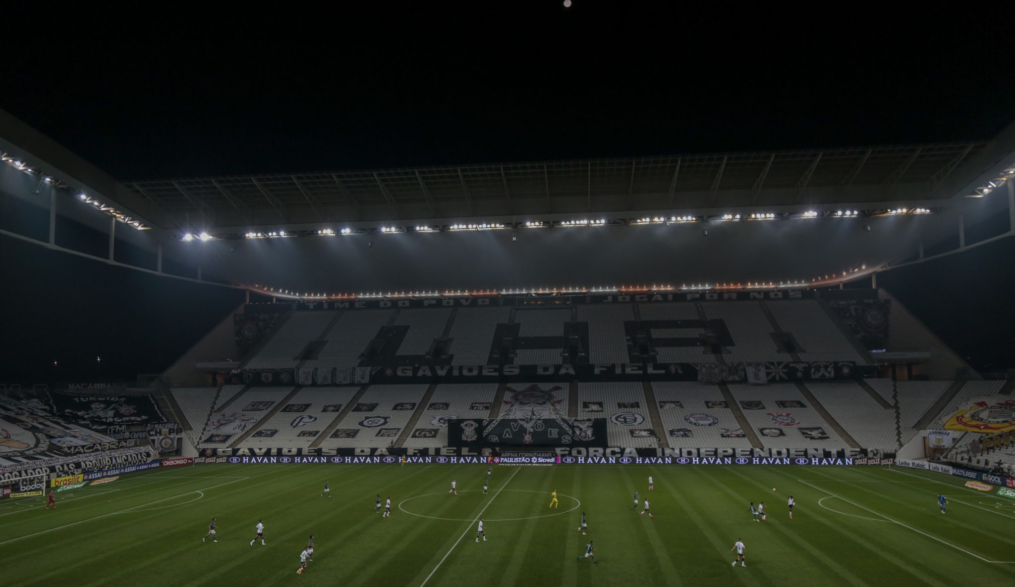 SAO PAULO, BRAZIL - AUGUST 05: General view of stadium during a match between Corinthians and Palmeiras as part of the First Match of the Sao Paulo State Championship Final at Arena Corinthians on August 5, 2020 in Sao Paulo, Brazil. The match is played behind closed doors and with precautionary measures against the spread of coronavirus (COVID-19). (Photo by Miguel Schincariol/Getty Images)