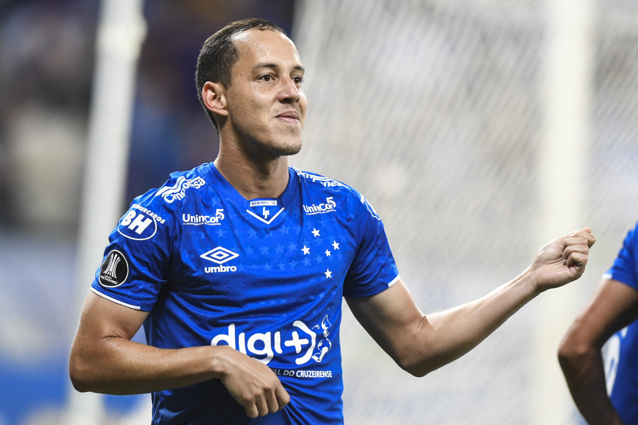 BELO HORIZONTE, BRAZIL - MARCH 27: Rodriguinho #23 of Cruzeiro celebrates after scoring his team's first goal during a match between Cruzeiro and Deportivo Lara as part of Copa CONMEBOL Libertadores 2019 at Mineirao stadium on March 27, 2019 in Belo Horizonte, Brazil. (Photo by Pedro Vilela/Getty Images)