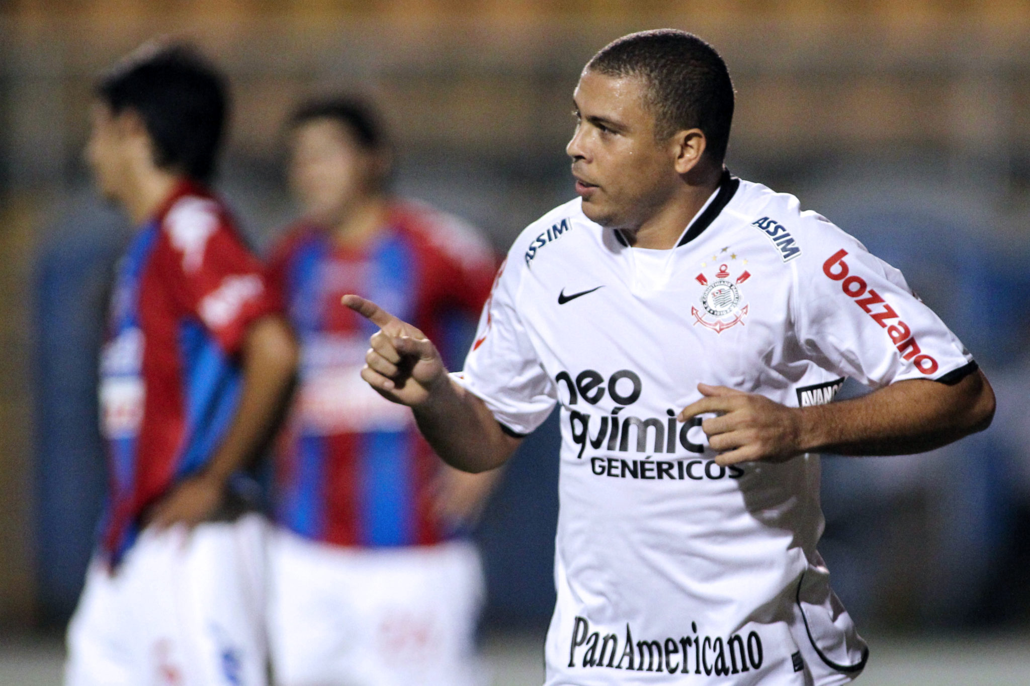 Player Ronaldo, of Brazilian Corinthians celebrates his goal against Paraguay's Cerro Porteno during their Copa Libertadores football match at the Pacaembu stadium in Sao Paulo, Brazil on April 1, 2010. AFP PHOTO / Nelson ALMEIDA (Photo credit should read NELSON ALMEIDA/AFP via Getty Images)