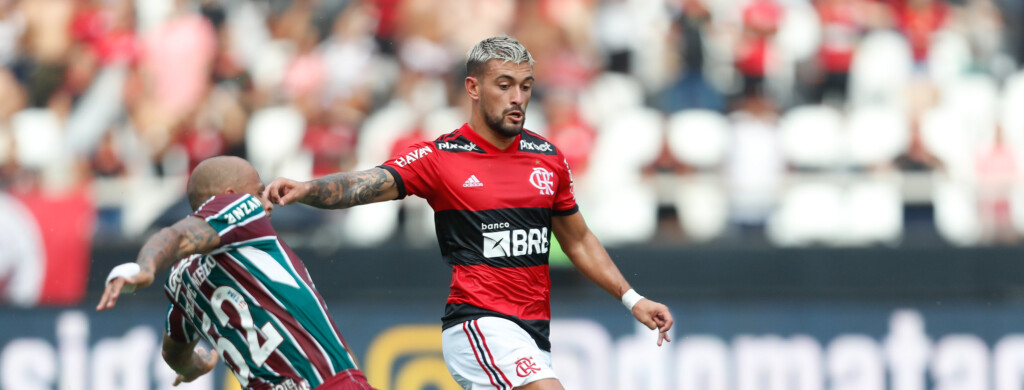 Nas últimas dez decisões entre Flamengo e Fluminense pelo Campeonato Carioca, o Rubro-Negro saiu vitorioso em seis confrontos, enquanto perdeu quatro jogos.