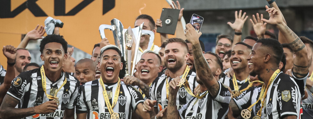 Grupo City contata dirigentes do Atlético-MG para uma possível compra da SAF mineira. Contudo, a oferta de R$ 1 bilhão não agradou o Galo.