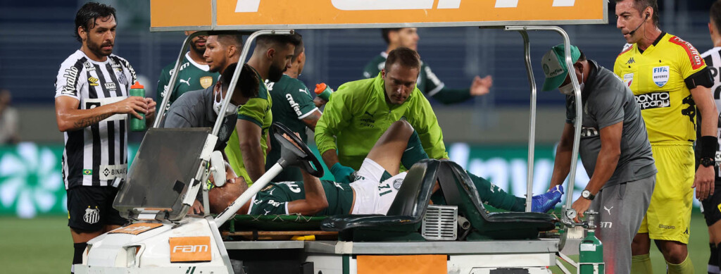 Nesta segunda-feira (14), o departamento médico do Palmeiras descartou fratura no tornozelo de Mayke, mas confirmou entorse. Ademais, não foi divulgado prazo de recuperação para o atleta.
