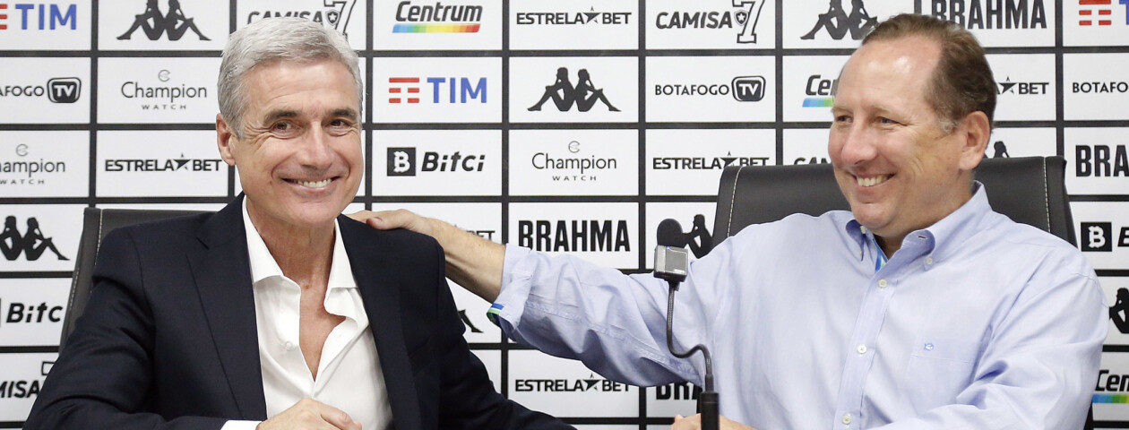 Em apresentação oficial, Luís Castro afirma ter recebido propostas de outros clubes, mas escolheu o Botafogo por acreditar no projeto de John Textor.