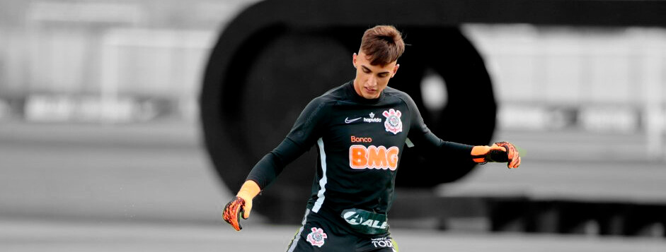 Segundo informações publicadas inicialmente pelo GE, o goleiro Matheus Donelli sofreu lesão no treino desta semana e pode desfalcar o Corinthians.