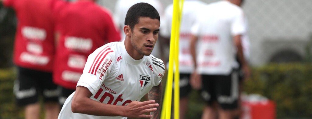 Rodrigo Nestor se ausenta de treino e vira dúvida para a estreia do São Paulo no Campeonato Brasileiro 2022. O volante sofreu uma entorse no tornozelo esquerdo.