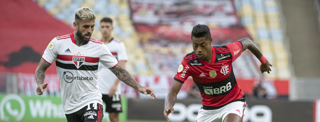 Nos últimos dez confrontos entre Flamengo e São Paulo, o time carioca sofreu cinco derrotas, contra três empates e duas vitórias.