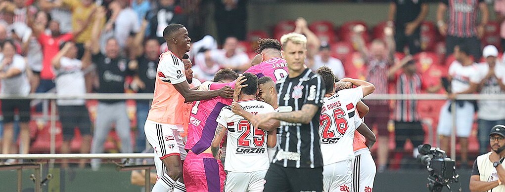 Com início de temporada adverso, Corinthians contabiliza 100% de derrotas em clássicos. Dessa forma, o Timão perdeu dois jogos para o Palmeiras, dois para o São Paulo e um duelo contra o Santos.