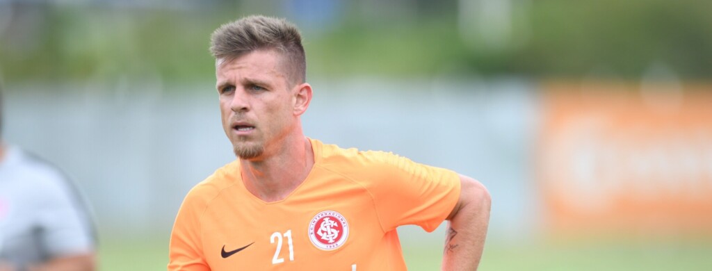 Com foco no Campeonato Brasileiro, Avaí tem acerto encaminhado com Matheus Galdezani, segundo o ge. O volante já defendeu o Atlético-MG, Internacional e Coritiba.