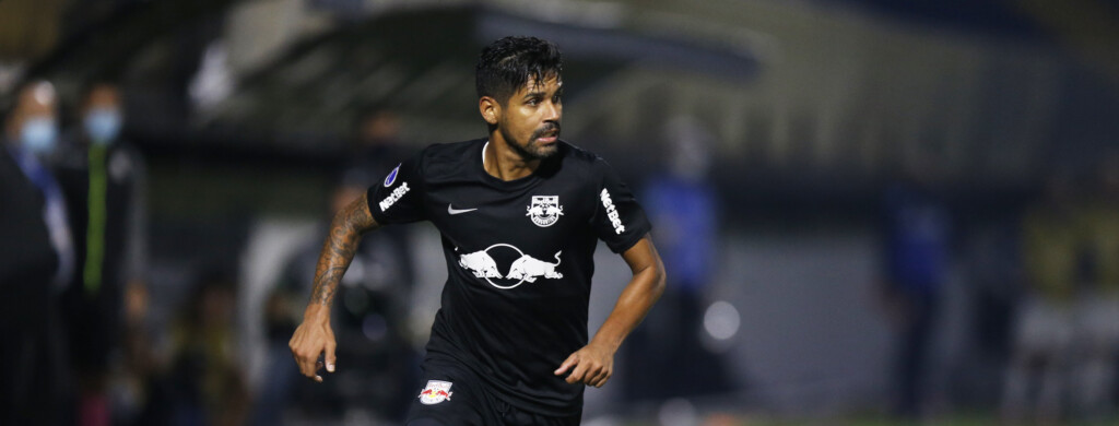 Prestes a completar 150 jogos com a camisa do RB Bragantino, o lateral-direito Aderlan teve seu contrato prolongado com as vestes do Massa Bruta.