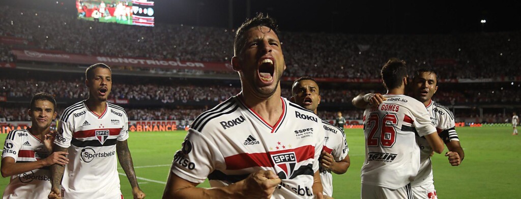 Após sete rodadas do Campeonato Brasileiro, apenas sete clubes ainda não conheceram o caminho da derrota jogando com o mando de campo a seu favor.