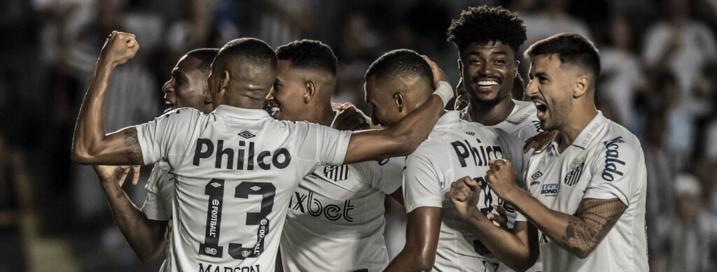 Empatado com o Coritiba, Santos lidera como o melhor ataque da Série A. O Peixe também assume como a melhor defesa ao lado de Corinthians, Bragantino, Internacional e Flamengo.