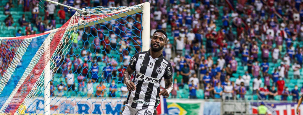 Stiven Mendoza e Bruno Pacheco recebem o terceiro cartão amarelo diante do São Paulo e desfalcam o Ceará contra o Fortaleza, nesta quarta-feira (01).