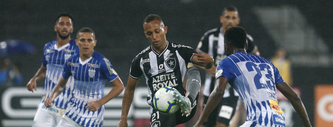 Nesta segunda-feira (13), Botafogo e Avaí se encontram pela Série A. O jogo será realizado no Estádio Nilton Santos, às 19h (Horário de Brasília).