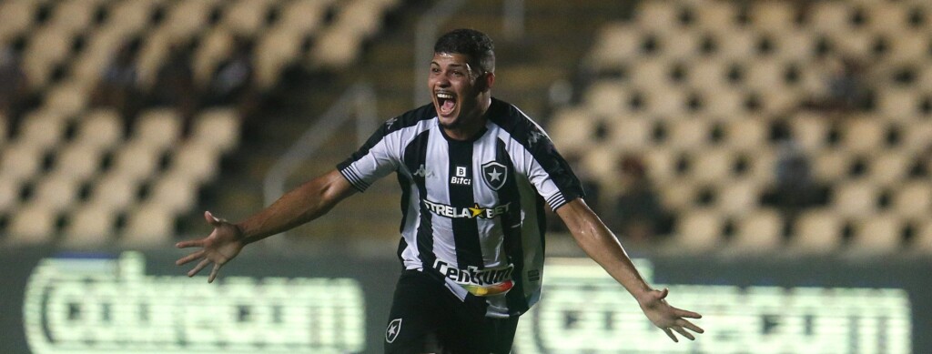 Após emprestar Jeffinho ao Lyon, da França, o Botafogo sacramentou mais um empréstimo. Em resumo, o atacante Erison é o mais novo reforço do São Paulo