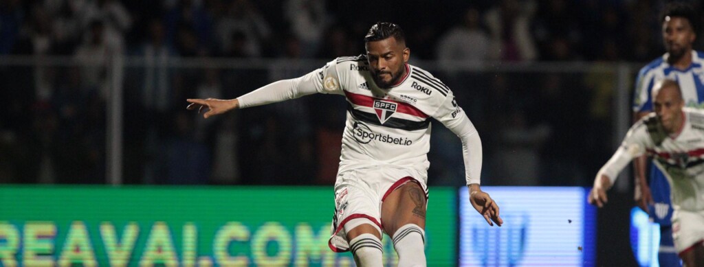 Após marcar diante do Avaí, pela 9ª rodada do Campeonato Brasileiro. Reinaldo chega a marca de 95,2% de aproveitamento em cobranças de pênaltis com a camisa do São Paulo.