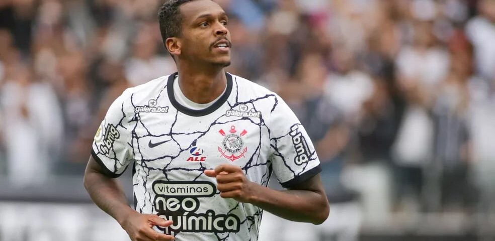 Após ser flagrado em pagode enquanto o Corinthians perdia para o Cuiabá, Jô tem contrato rescindido com o Timão nesta quinta-feira (09).