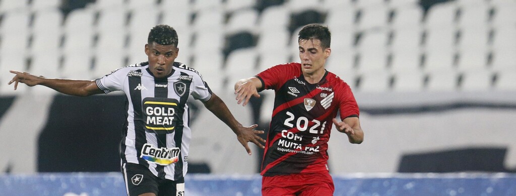 Neste sábado (23), Botafogo e Athletico-PR se enfrentam pela 19ª rodada da Série A. O jogo será realizado no Nilton Santos, às 21h (Horário de Brasília).