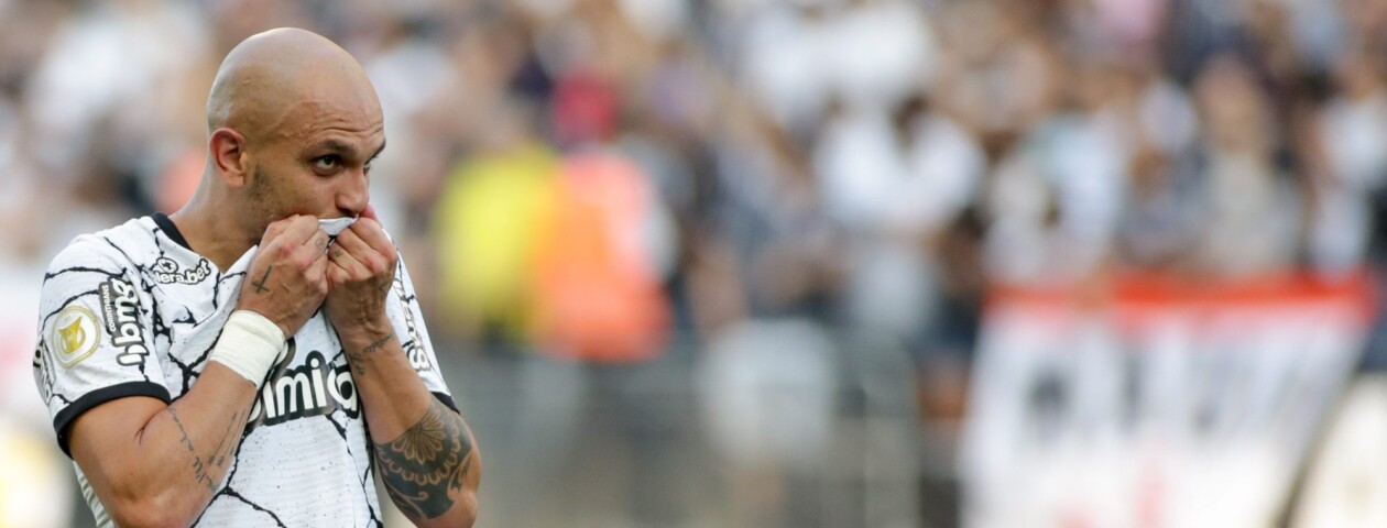 Em dez jogos como titular pelo Campeonato Brasileiro, Fábio Santos conseguiu atingir números expressivos no Corinthians. Acompanhe as façanhas do defensor