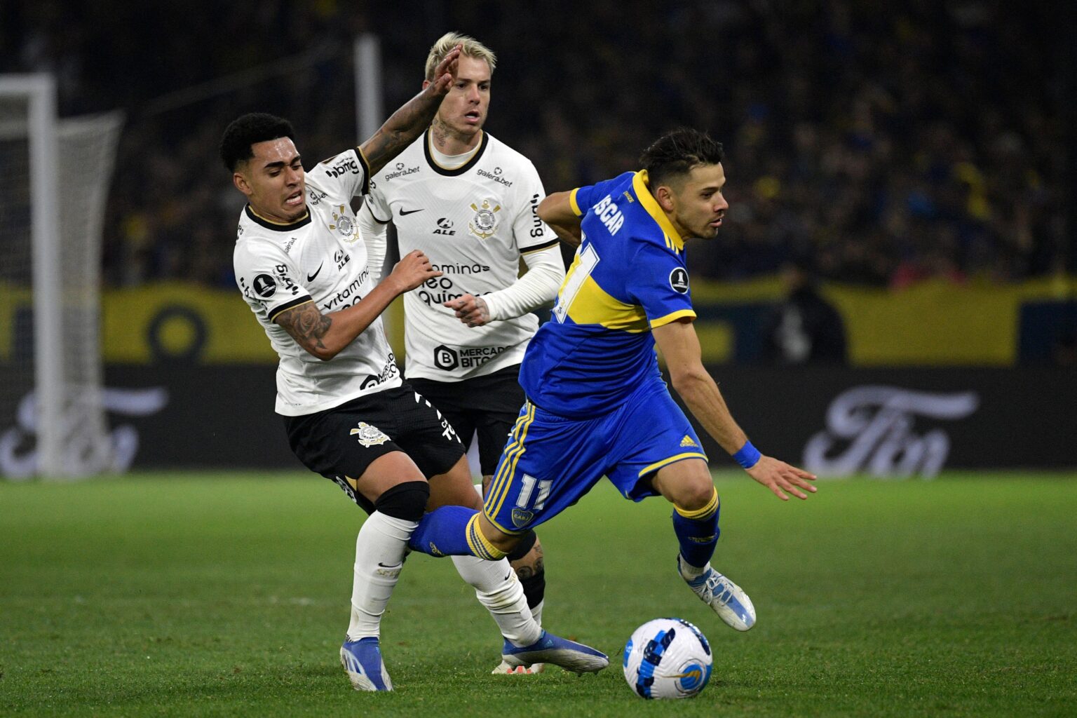 Corinthians renova contrato com um dos principais jogadores do elenco