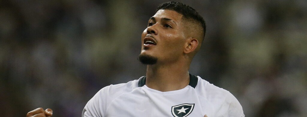 Destaque do Botafogo na temporada, o atacante Erison está prestes a rumar ao futebol europeu. A negociação se baseia em contrato por empréstimo de um ano