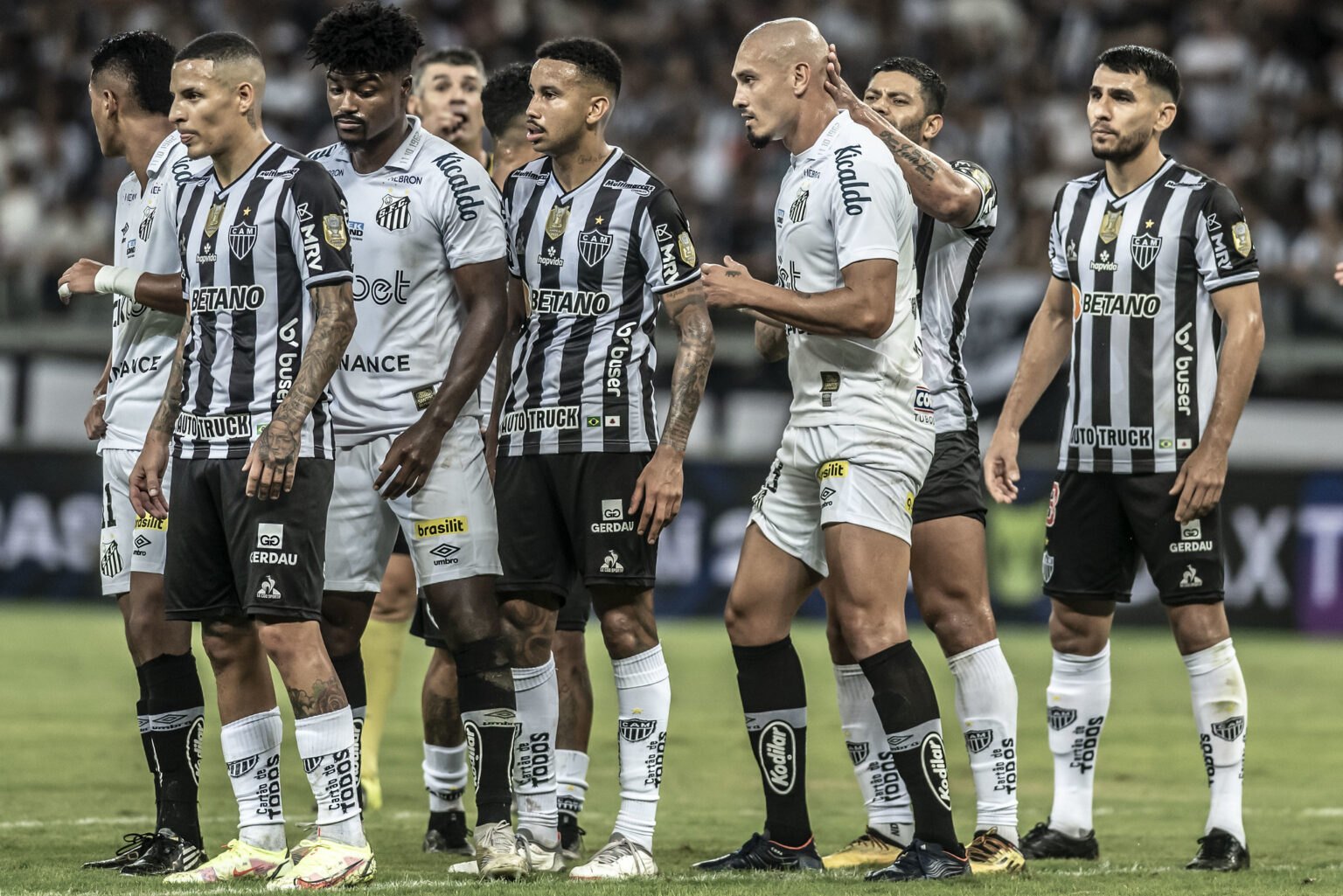 Com Maicon E Eduardo Bauermann Juntos Na Titularidade Do Santos Na ...