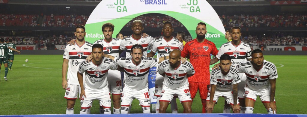 Após perder o jogo da ida por 3 a 1 para o Flamengo, o São Paulo precisa vencer por dois gols de diferença para levar a decisão às penalidades