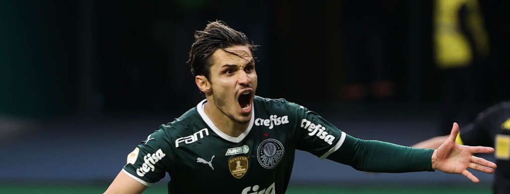 Após desencantar no confronto contra o Goiás, no último domingo (07), Raphael Veiga se isolou como o meia com mais participações a gol na temporada