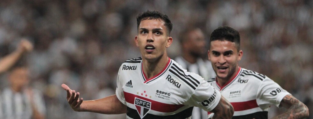 Mostrando serviço dentro das quatro linhas, o meia Rodrigo Nestor e o lateral Igor Vinícius são os garçons do São Paulo na temporada