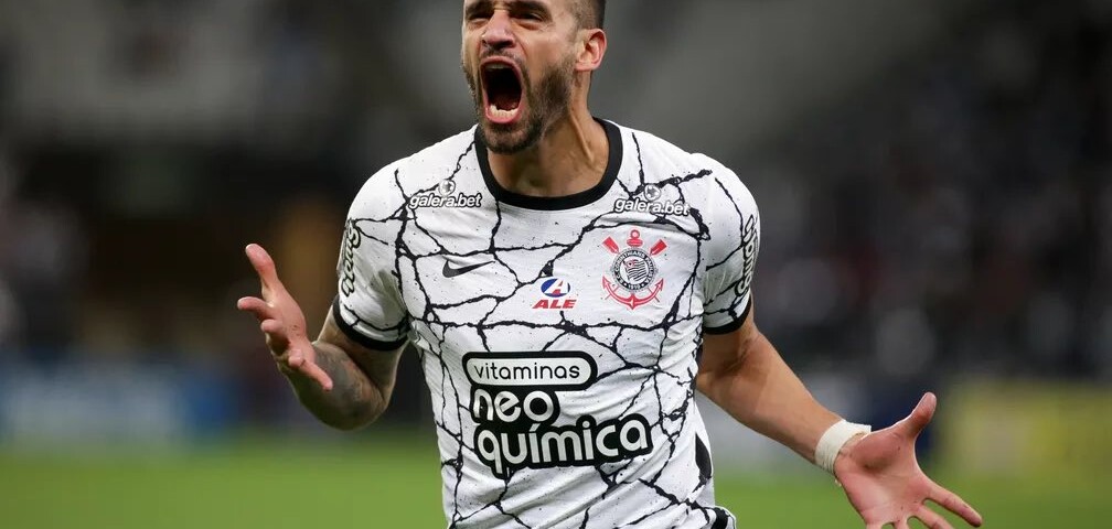 Em 898 minutos na titularidade do Corinthians, Renato Augusto atingiu marcas expressivas no Campeonato Brasileiro. Confira os números do meia