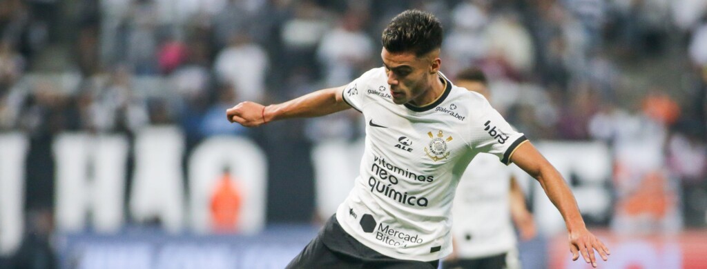 Fausto Vera foi anunciado pelo Corinthians no dia 25 de julho e disputou nove partidas com a camisa do alvinegro paulista. Confira os números do meia