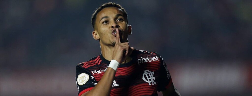 Após recusar primeira investida, Flamengo finalmente concretizou a venda do meia Lázaro a time que disputa o Campeonato Espanhol