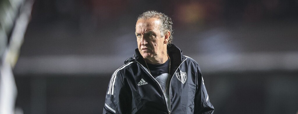 Após assegurar a vaga para a Libertadores 2023, Atlético-MG anuncia a saída do técnico Cuca do comanda da equipe mineira na temporada seguinte