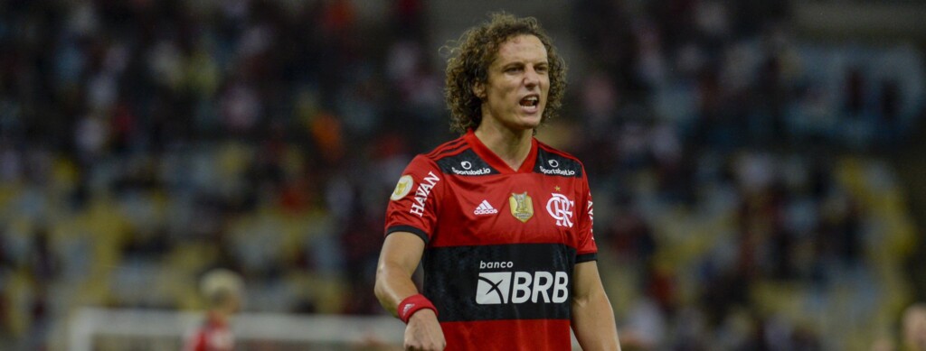 David Luiz possuía vínculo com o Flamengo até o fim desta temporada, mas renovou com o rubro-negro até dezembro de 2023