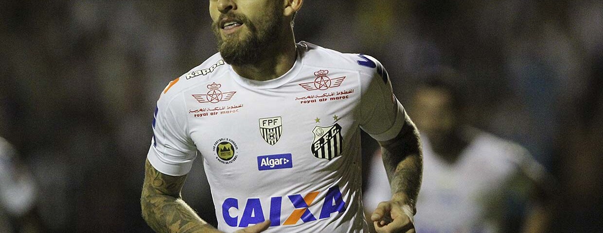 Sem clube após finalizar sua passagem no Fortaleza, Lucas Lima abriu conversas com o Santos. O jogador já faturou dois estaduais com a camisa do Peixe
