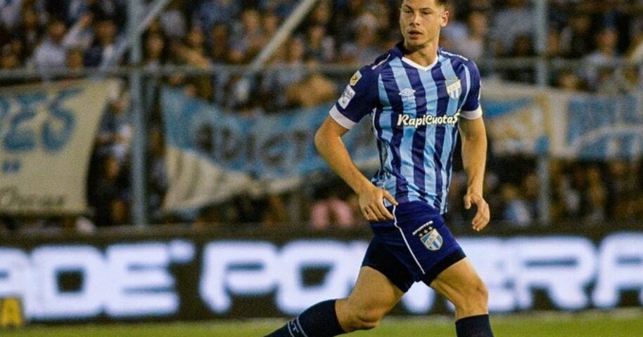 Após mais de um mês de negociações, finalmente o Vasco acertou a contratação do zagueiro argentino Manuel Capasso, ex-Atlético Tucumán